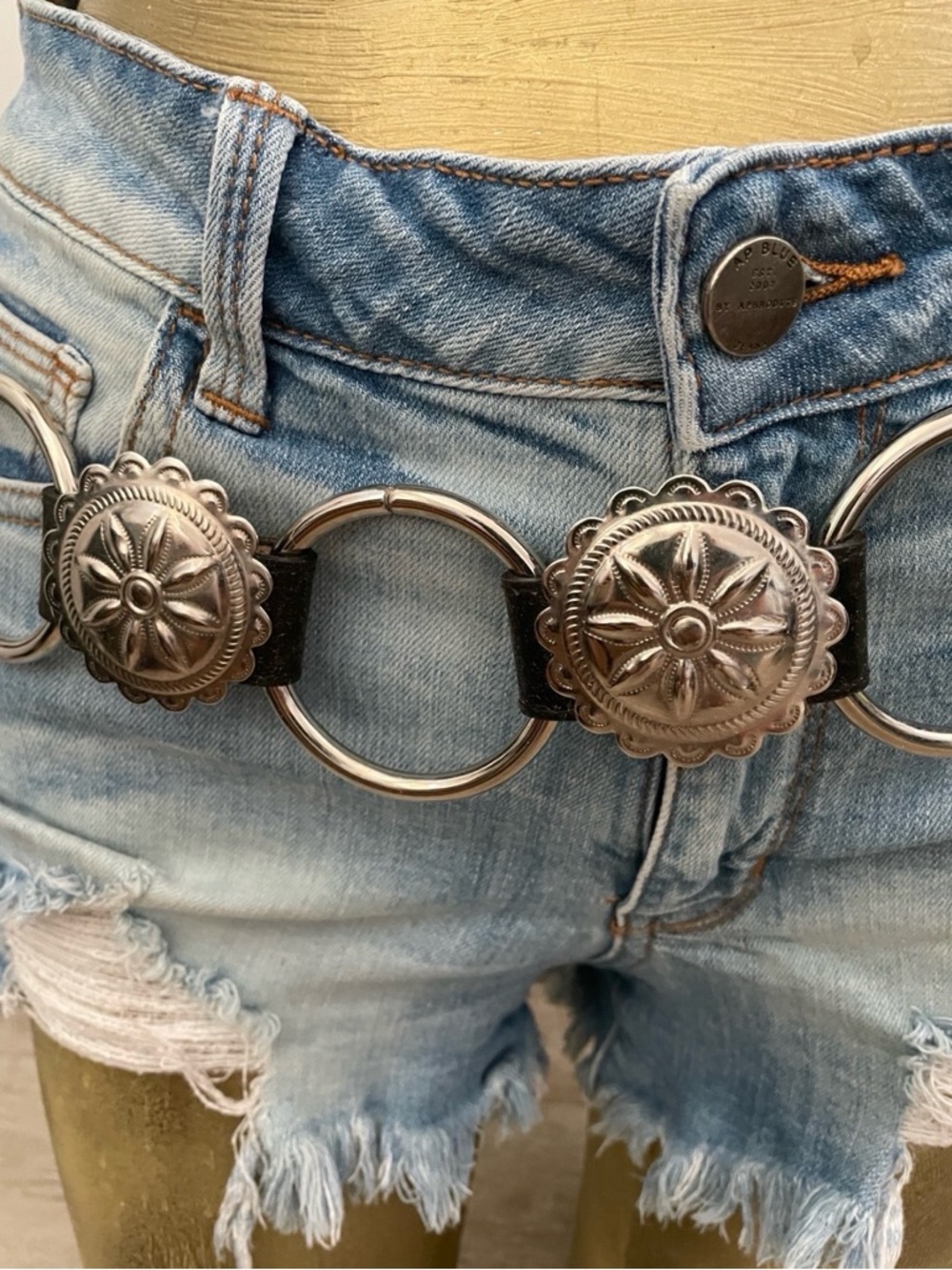 Silver CONCHO and Black LEATHER Western Chain BELT Size M/L - Picture 3 of 6